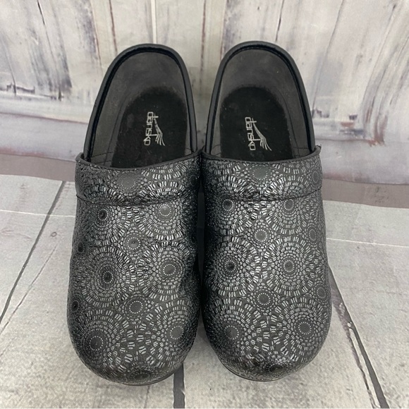 Dansko Sunburst Pewter Black Leather Professional Clogs Shoes Mules 37 6.5-7 - Picture 4 of 13
